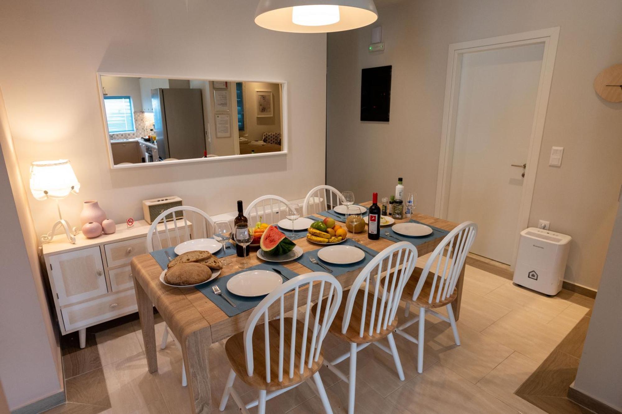 Thalias Quarters - Kalamata Mediterranean Villas Bagian luar foto